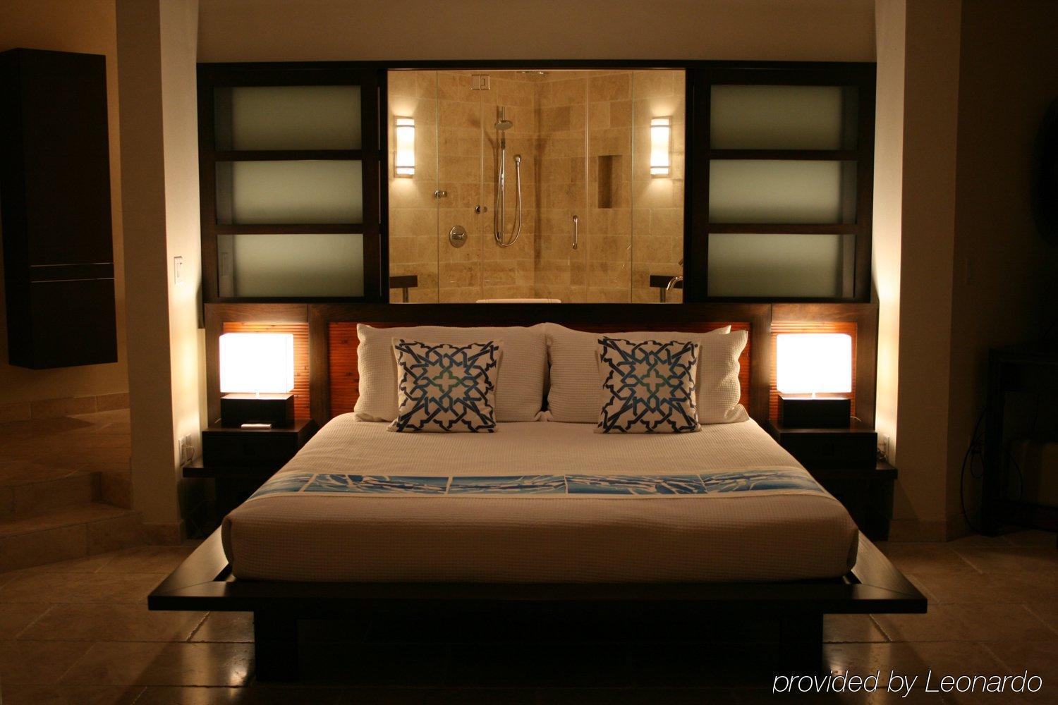 Sky Beach Club Governor S Harbour Interior foto